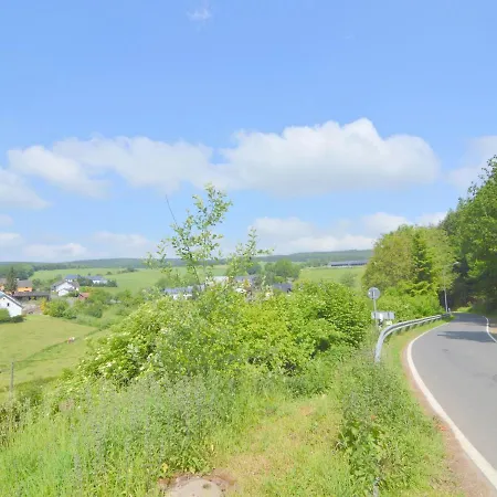Cozy With Private Garden In Hontheim Sellerich
