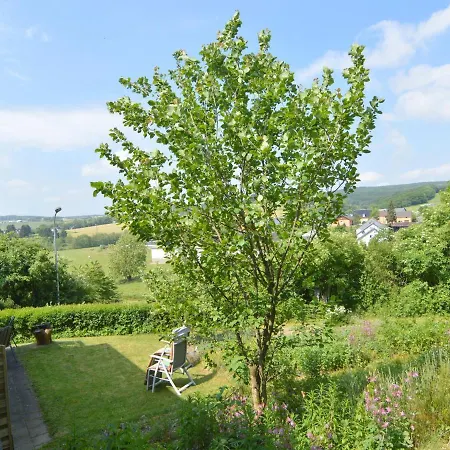 Cozy With Private Garden In Hontheim Apartmán Sellerich