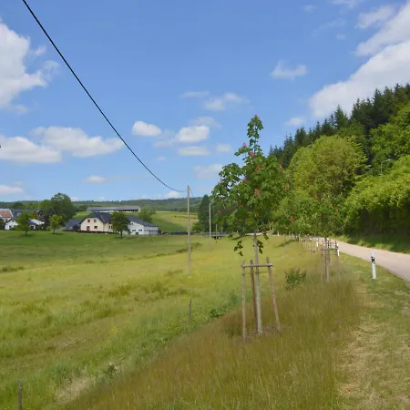 Apartmán Cozy With Private Garden In Hontheim *